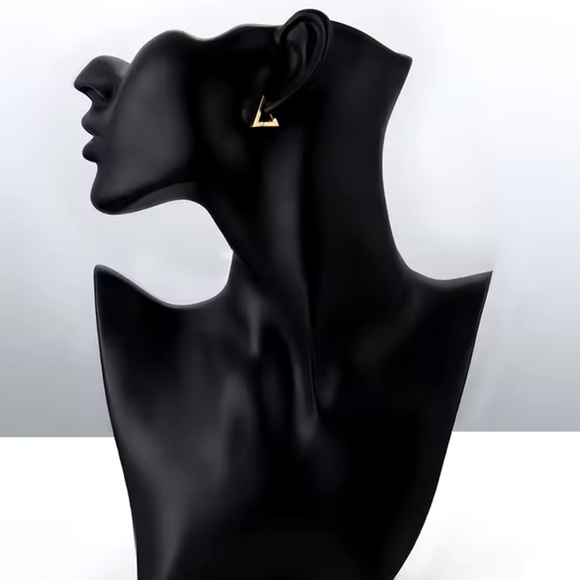 Chantal - Gold Triangle Stainless Steel Earrings Unisex - Picture 4 of 8